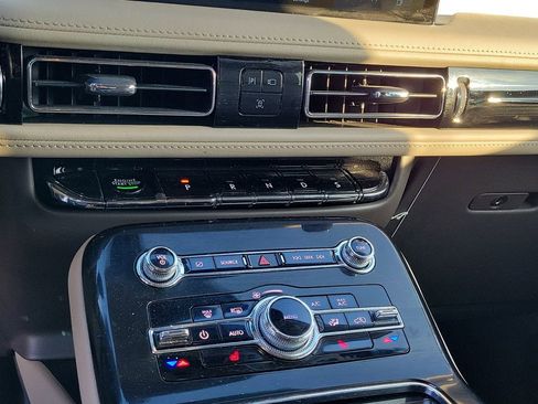 Certified 2023 Lincoln Nautilus FWD w/ Premium Package image 28