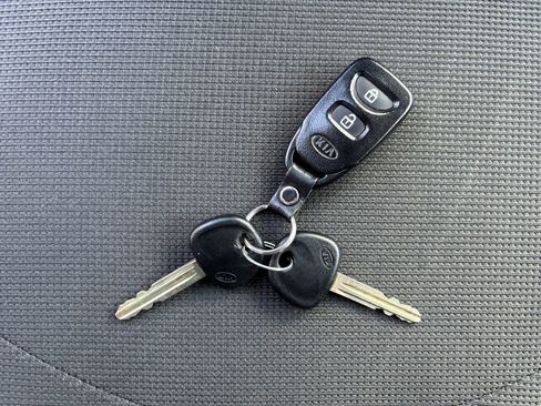 Used 2010 Kia Soul + w/ Audio Pkg image 33