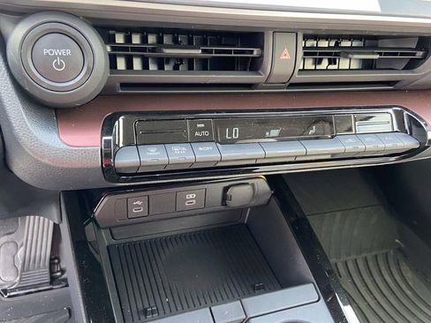 Used 2026 Toyota Prius Plug-In Hybrid image 23