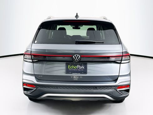Used 2025 Volkswagen Taos SE FWD image 7