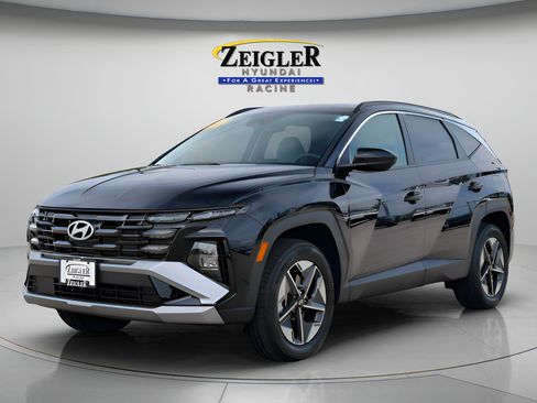 Certified 2026 Hyundai Tucson SEL Plus AWD/4WD image 3