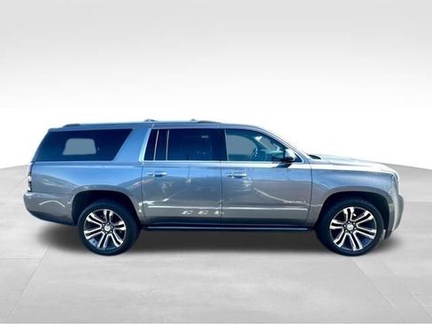 Used 2020 GMC Yukon XL Denali w/ Denali Ultimate Package image 10