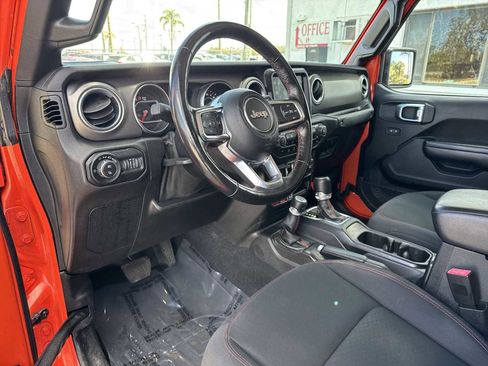 Used 2020 Jeep Gladiator Rubicon image 2