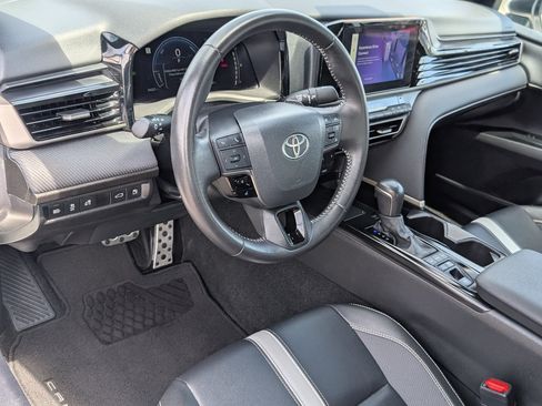 Used 2025 Toyota Camry SE FWD image 14