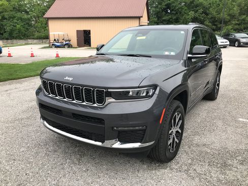 Used 2024 Jeep Grand Cherokee L Limited w/ Luxury Tech Group II AWD/4WD image 4