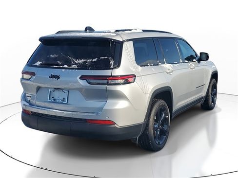 New 2025 Jeep Grand Cherokee L Altitude image 4