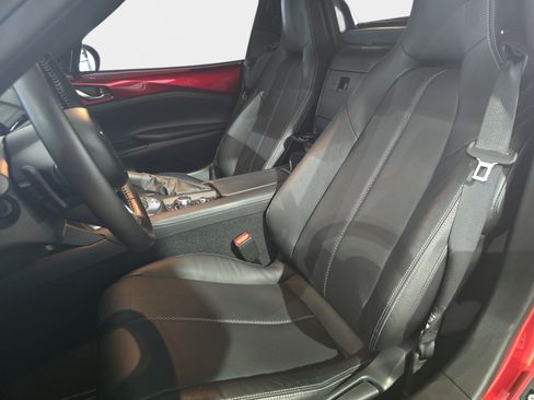 Used 2025 MAZDA MX-5 Miata RF Grand Touring RWD image 11