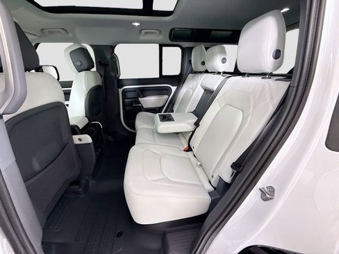 New 2026 Land Rover Defender 110 X-Dynamic SE AWD/4WD image 22