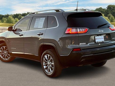 Used 2019 Jeep Cherokee Latitude Plus w/ Cold Weather Group image 11