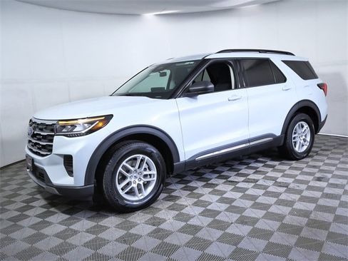 Used 2025 Ford Explorer Active image 5