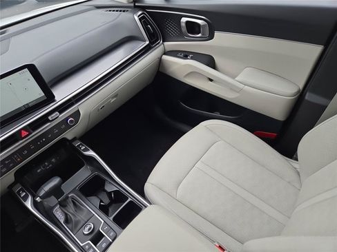 Certified 2025 Kia Sorento S w/ Panoramic Sunroof Package FWD image 34