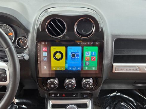 Used 2014 Jeep Compass Limited w/ Sun/Sound Group image 21