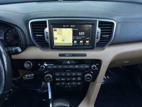 Used 2017 Kia Sportage SX image 16