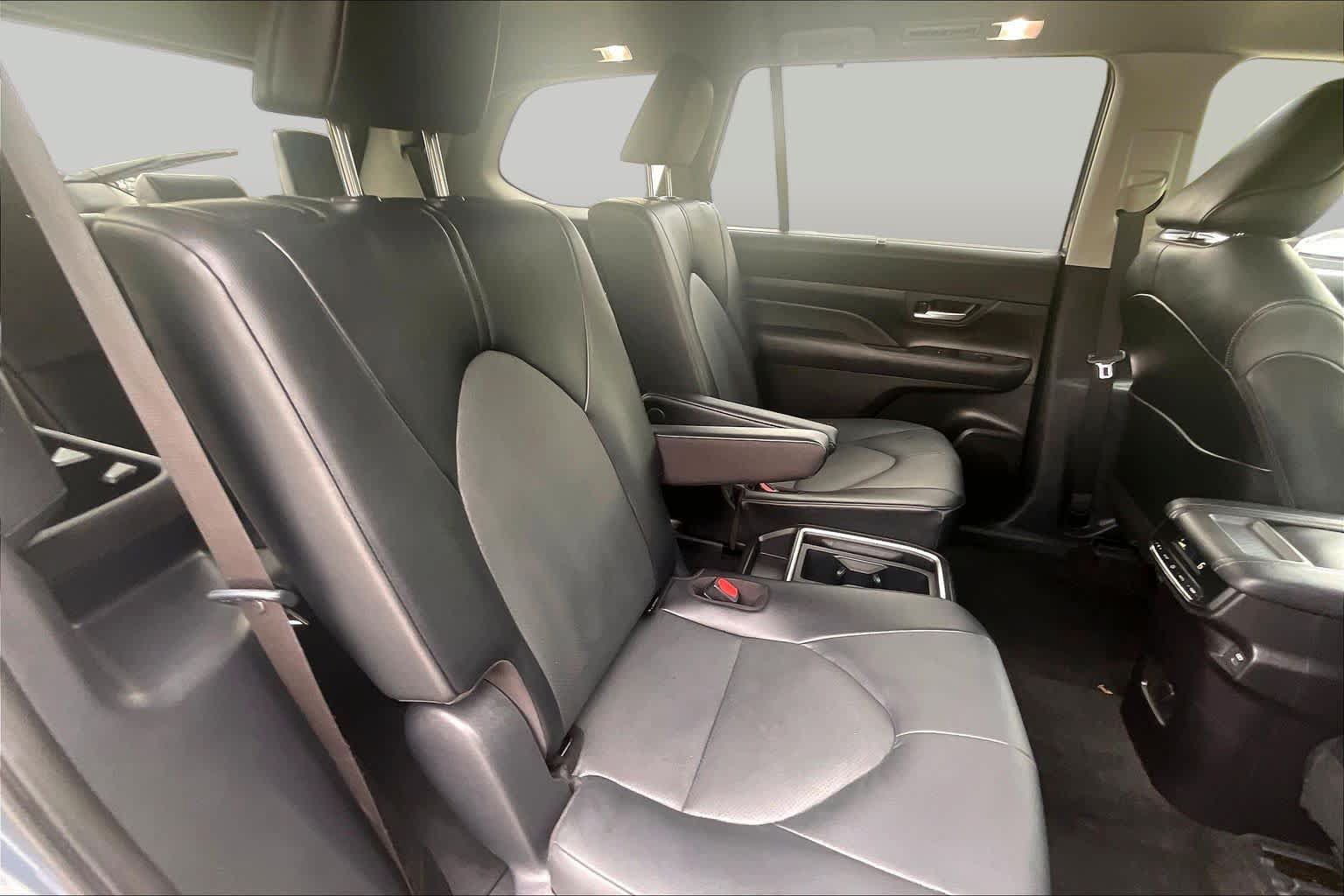Used 2026 Toyota Grand Highlander AWD image 18