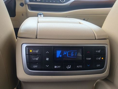 Used 2017 Toyota Highlander Limited Platinum AWD/4WD image 19