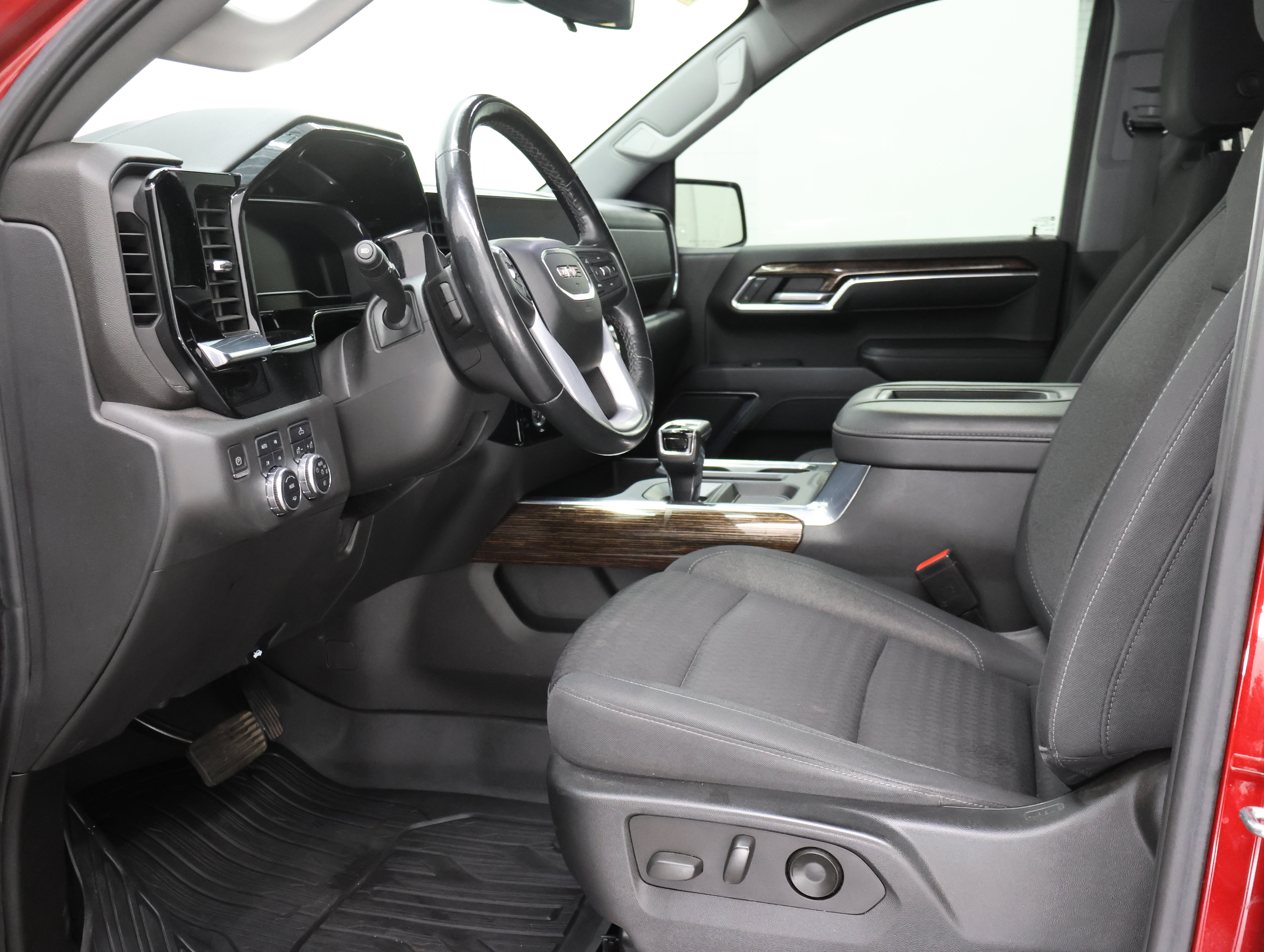 Used 2022 GMC Sierra 1500 Elevation AWD/4WD image 8