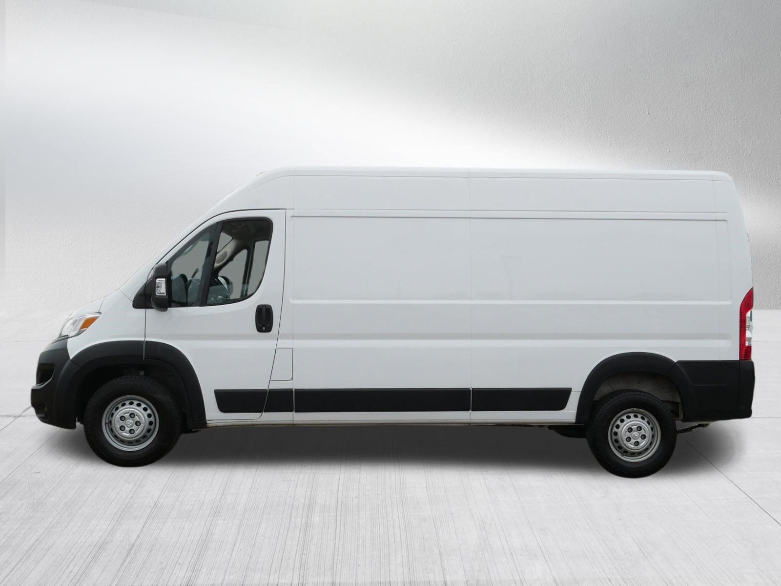 Used 2024 RAM ProMaster 2500 w/ Convenience Group FWD image 4