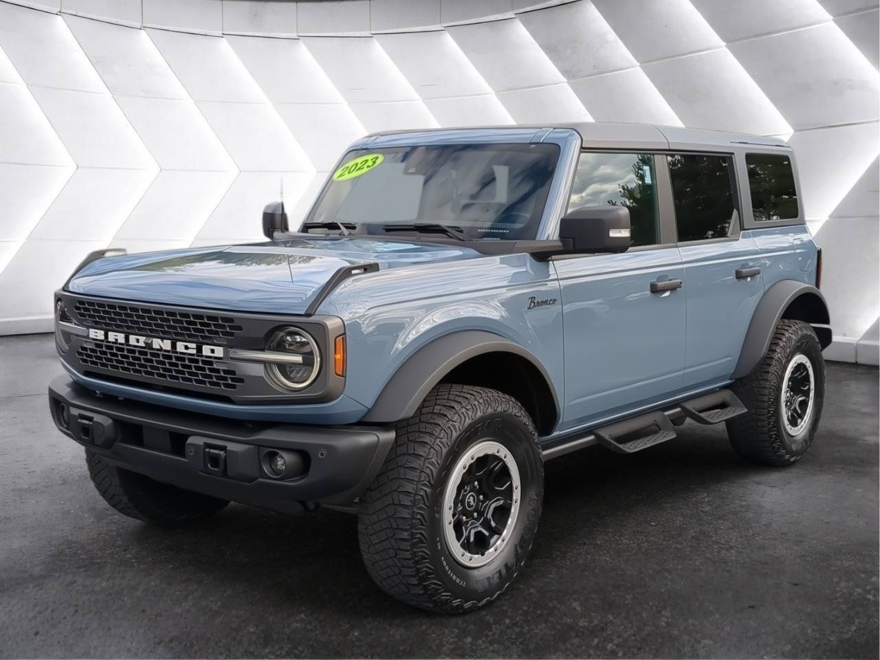 Used 2023 Ford Bronco Badlands AWD/4WD image 2