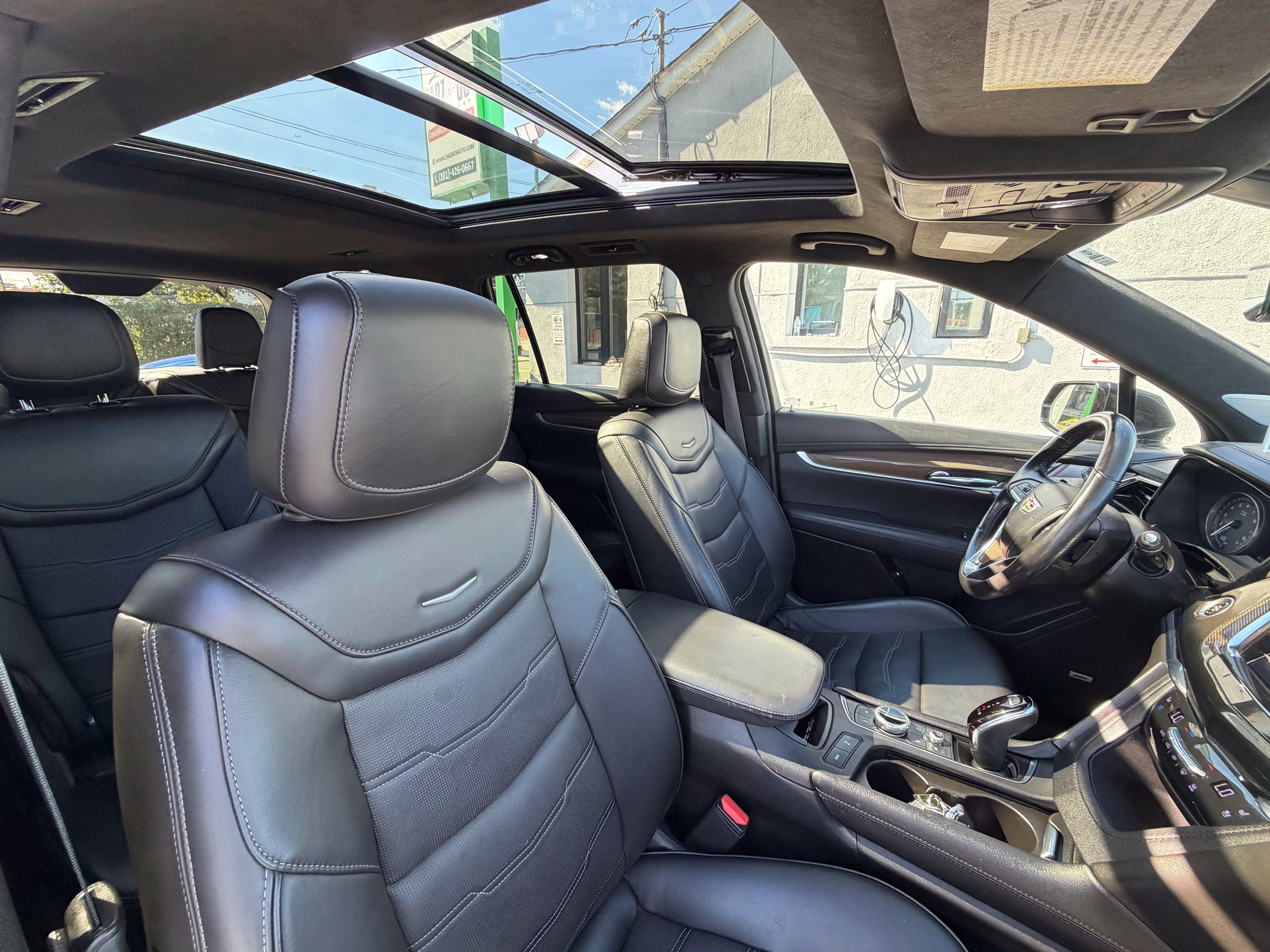 Used 2023 Cadillac XT6 Premium Luxury w/ Platinum Package AWD/4WD image 27