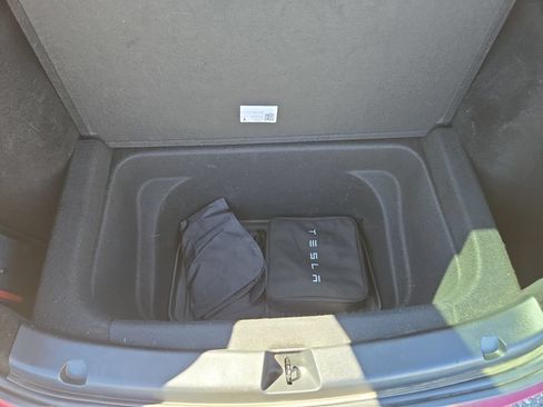Used 2024 Tesla Model Y Long Range AWD/4WD image 22