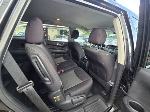 Used 2020 Nissan Pathfinder S AWD/4WD image 34
