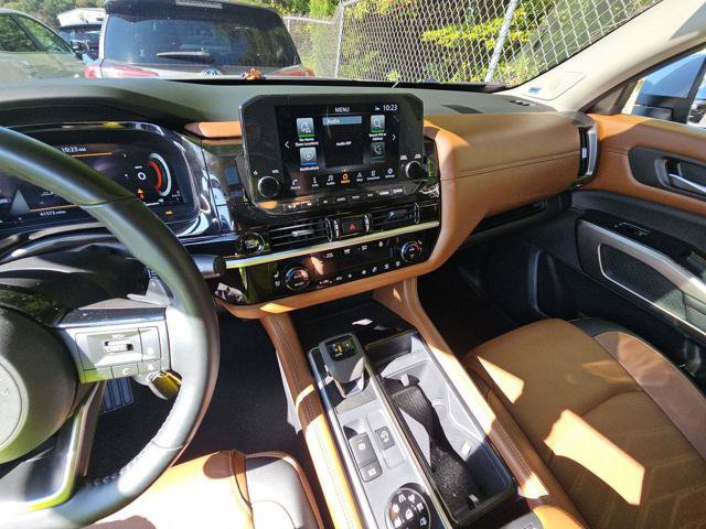 Used 2025 Nissan Pathfinder Platinum w/ Cargo Package AWD/4WD image 12