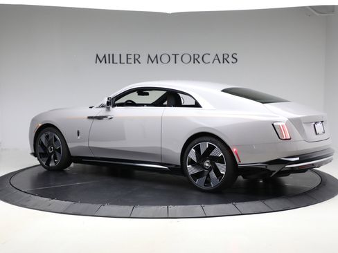 New 2026 Rolls-Royce Spectre image 7