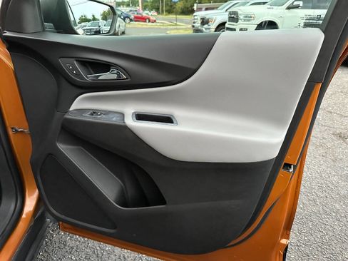 Used 2018 Chevrolet Equinox LS image 16