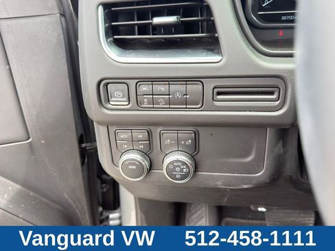 Used 2024 GMC Yukon XL AT4 AWD/4WD image 23