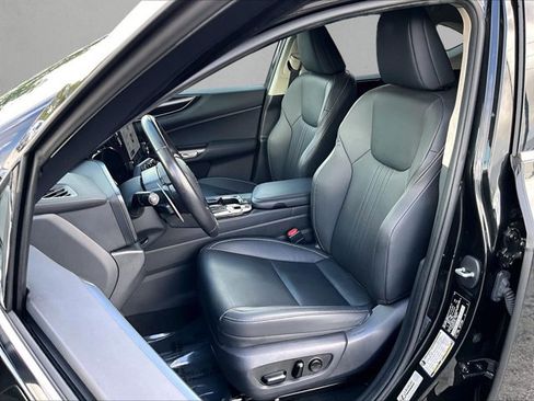 Used 2025 Lexus NX 250 FWD w/ Accessory Package (Z2) image 26