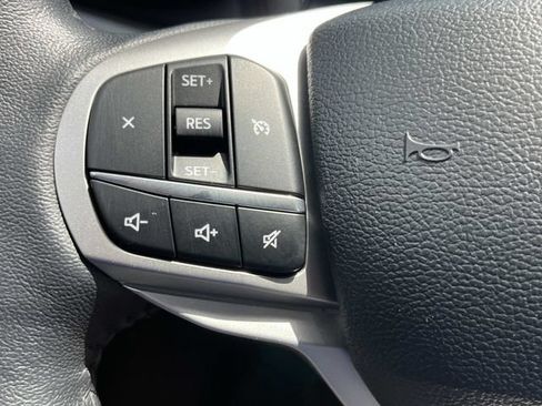 Certified 2024 Ford Explorer XLT w/ Equipment Group 202A AWD/4WD image 38
