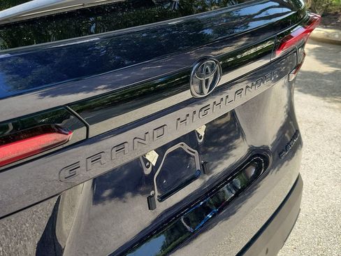 Used 2025 Toyota Grand Highlander AWD Hybrid image 7