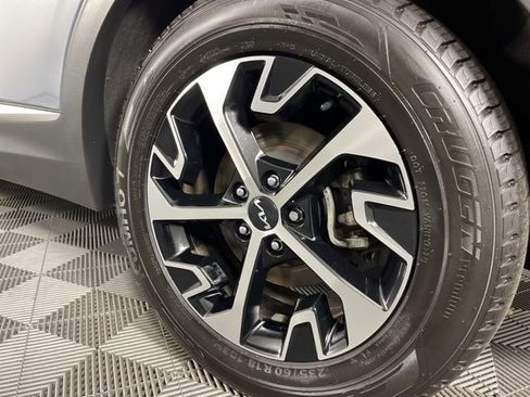 Used 2024 Kia Sportage EX image 11