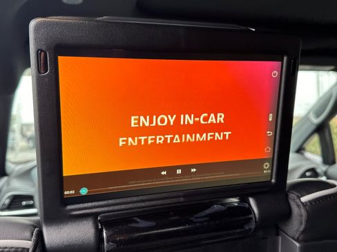 New 2026 Chrysler Pacifica Limited w/ Uconnect Theater Family Group image 15