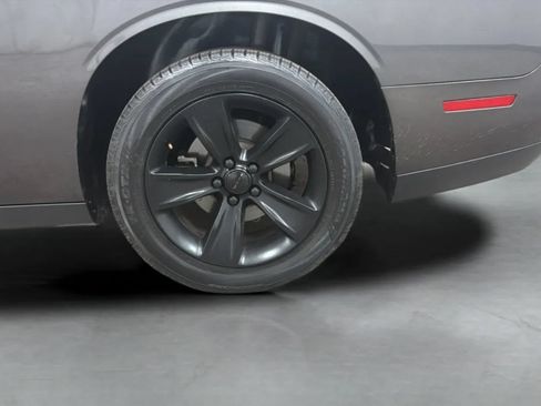 Used 2016 Dodge Challenger SXT RWD image 25