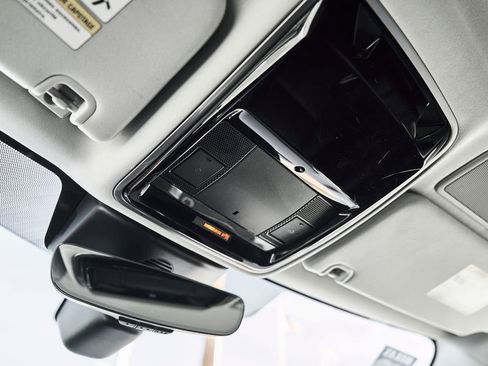 Used 2020 Land Rover Range Rover Sport SE image 50