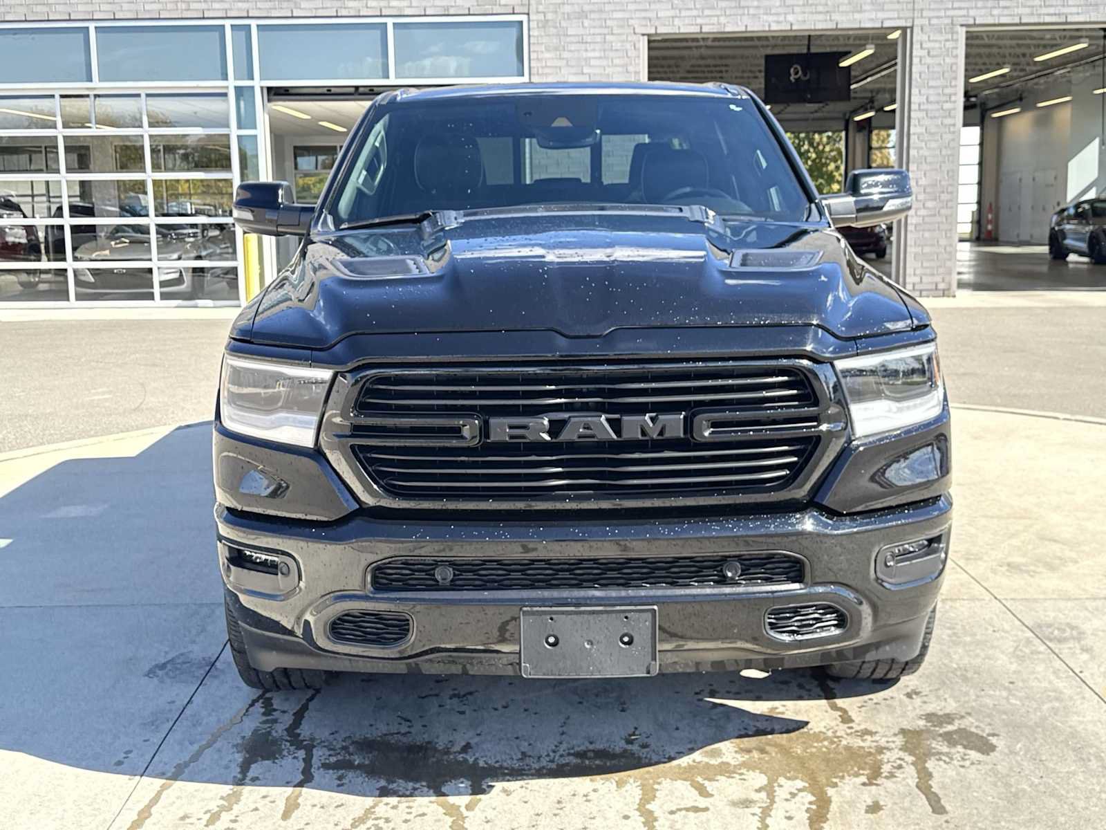 Used 2024 RAM 1500 Laramie AWD/4WD image 9