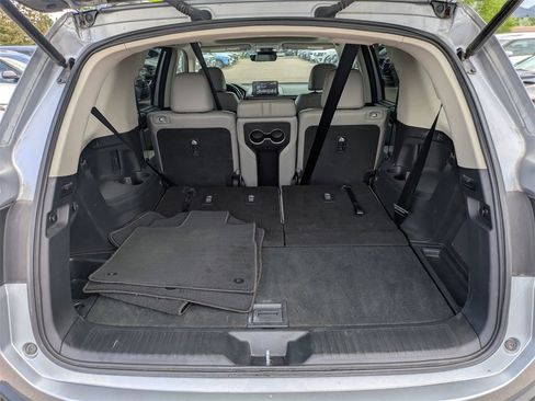Used 2024 Honda Pilot Touring image 23
