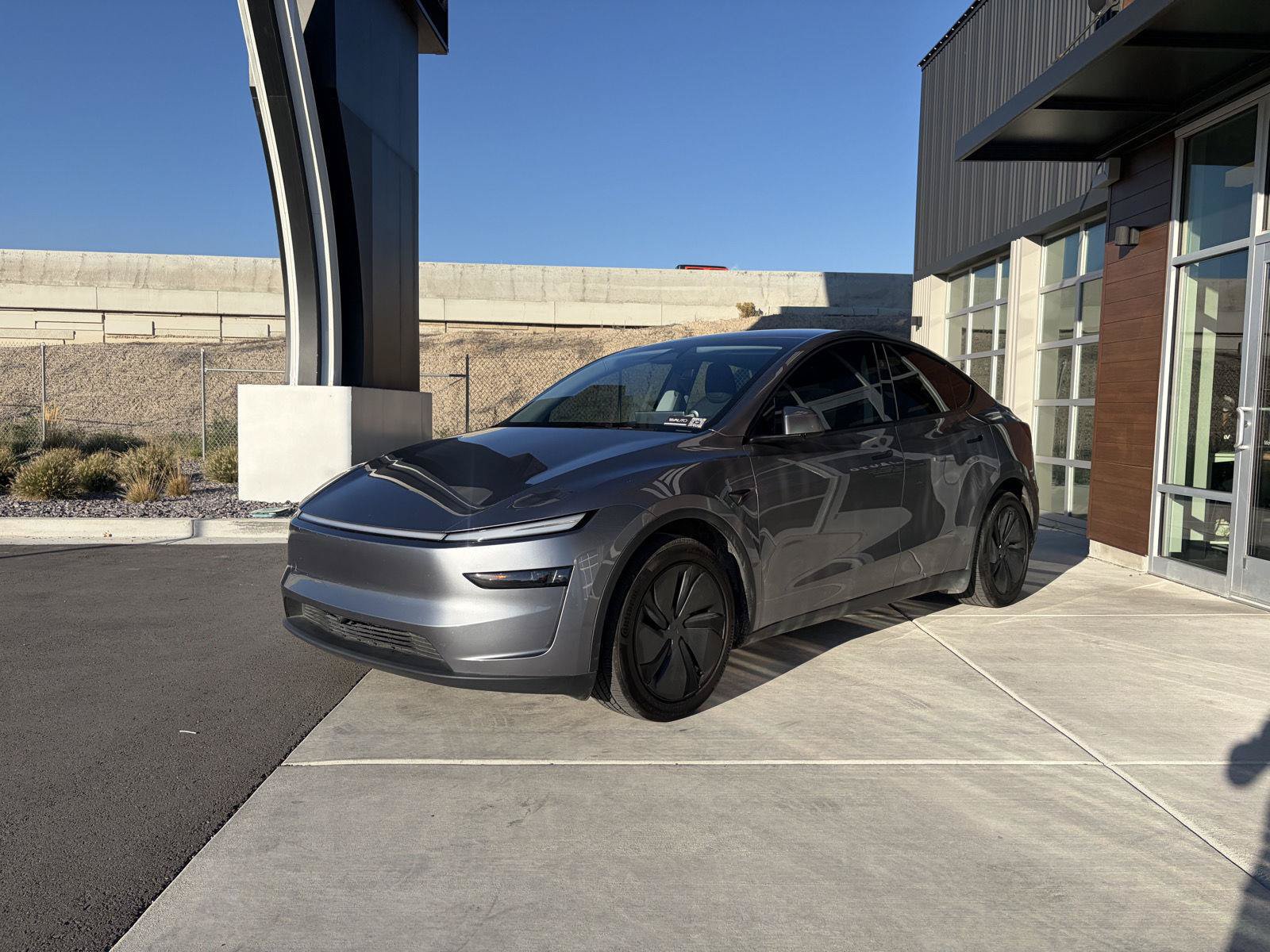 Used 2026 Tesla Model Y AWD image 4