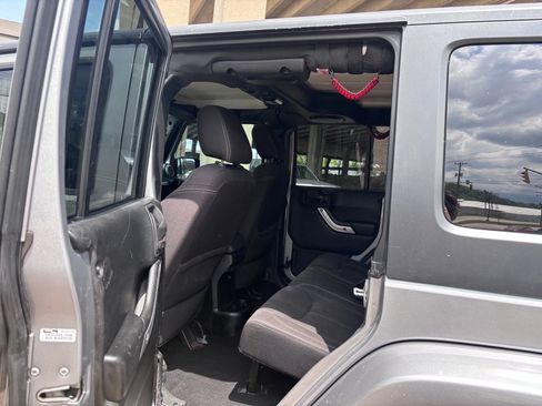 Used 2014 Jeep Wrangler Unlimited Sahara w/ Connectivity Group AWD/4WD image 11