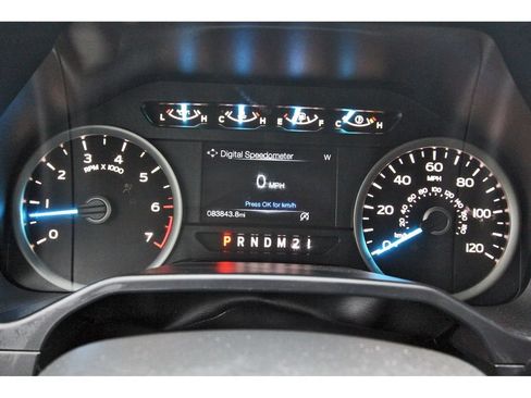 Used 2015 Ford F150 XLT w/ Equipment Group 301A Mid AWD/4WD image 16