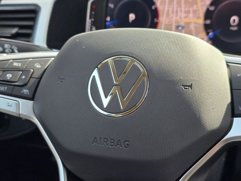 Used 2023 Volkswagen Atlas SEL AWD/4WD image 31