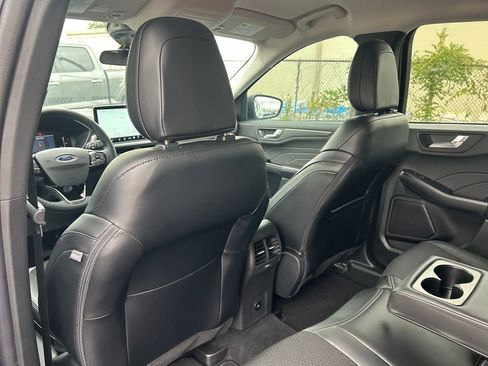 New 2025 Ford Escape SE image 25