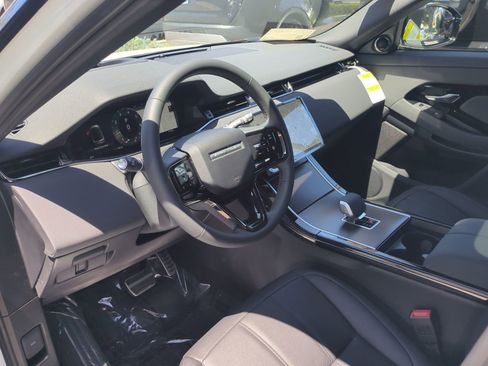 New 2026 Land Rover Range Rover Evoque Dynamic SE AWD/4WD image 16