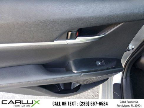 Used 2019 Toyota Camry XLE image 12