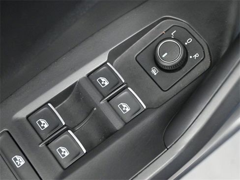 Certified 2022 Volkswagen Jetta SE image 13