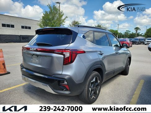 Used 2025 Kia Seltos EX FWD image 7