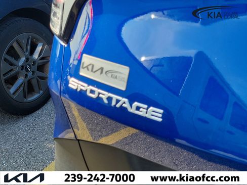 Certified 2025 Kia Sportage EX FWD image 8