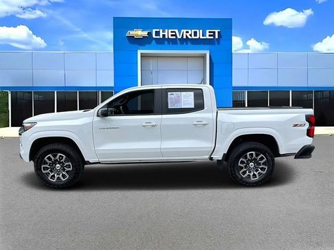 Used 2025 Chevrolet Colorado Z71 AWD/4WD image 6