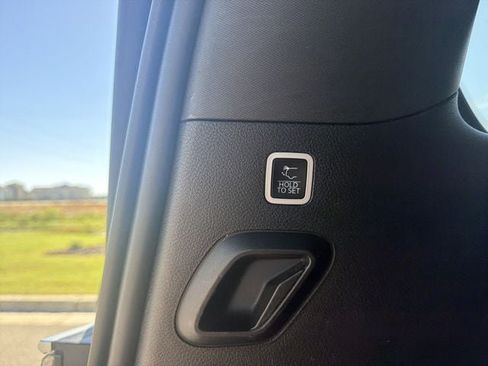 Used 2024 Jeep Wagoneer Series II w/ Flexible Seating Group RWD image 18